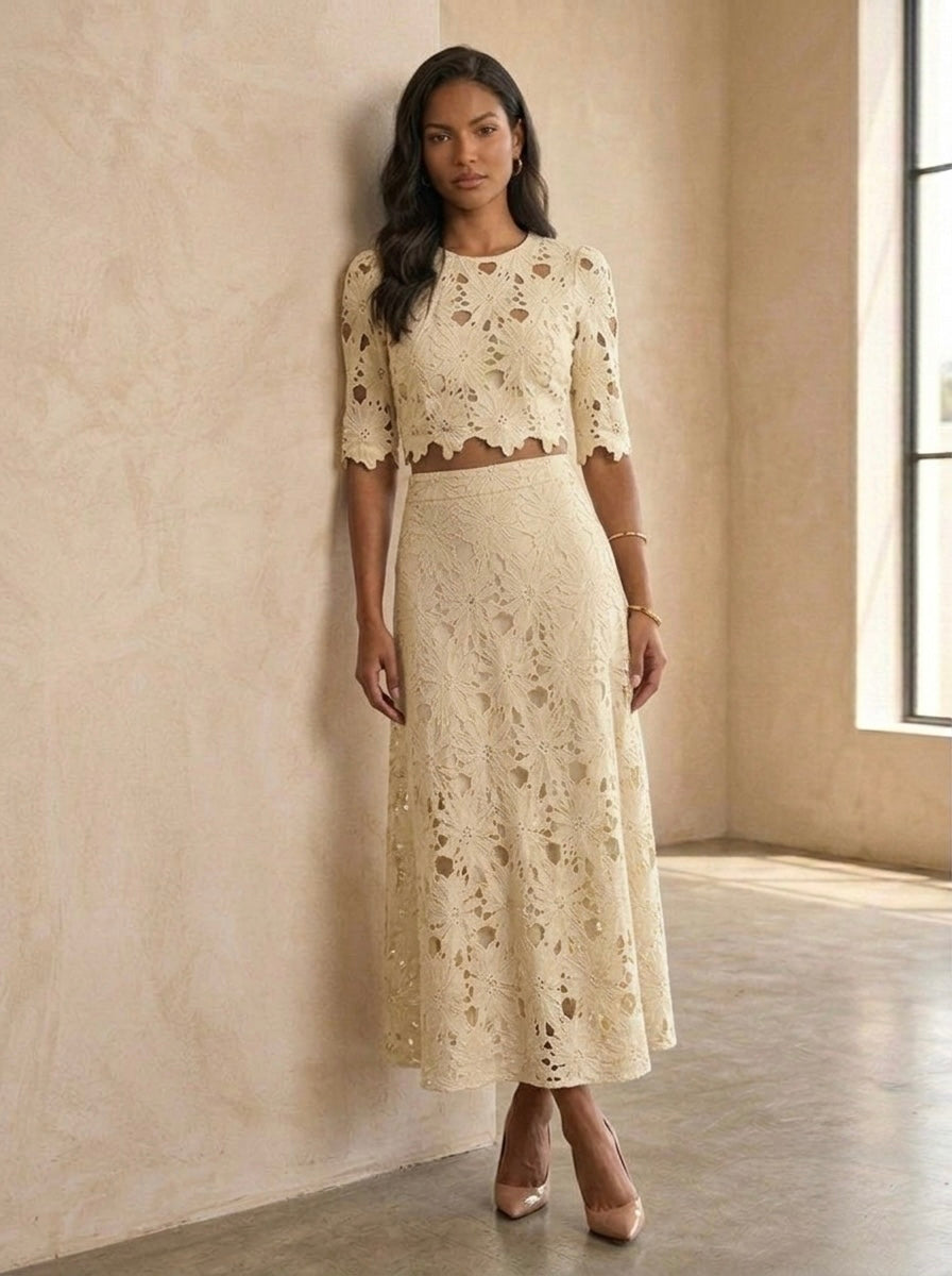 Clarice - Lined lace skirt
