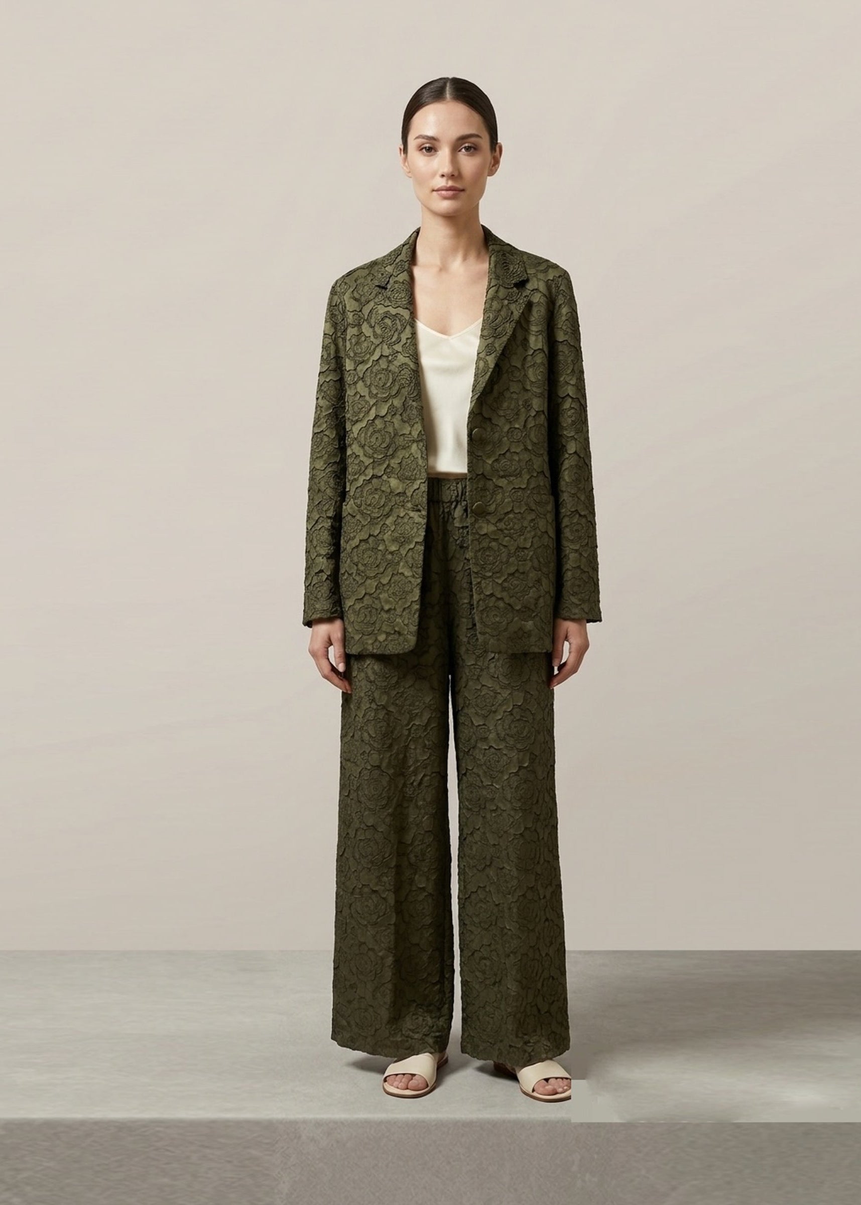 Rosey - Floral embossed trouser