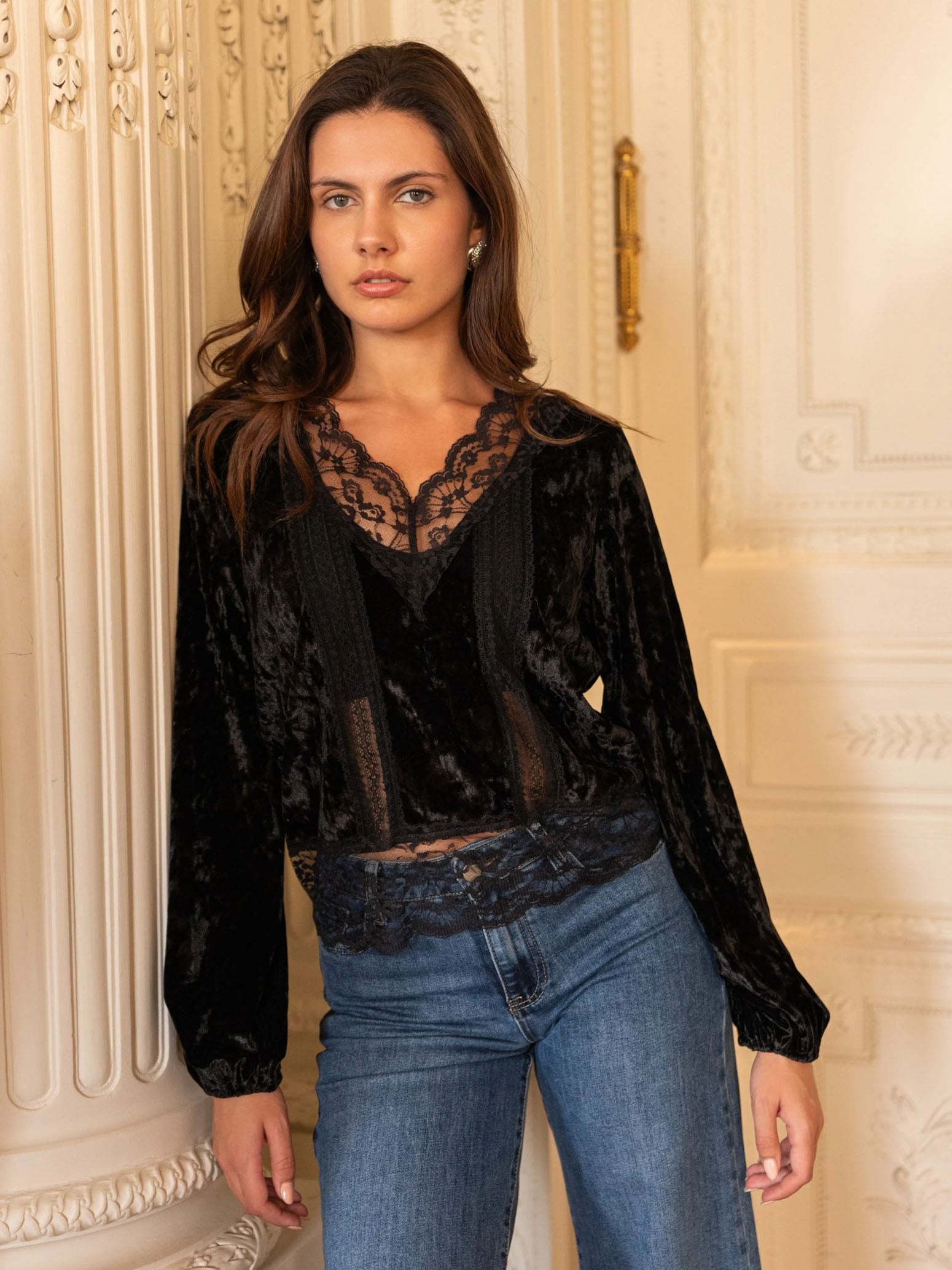 Alice - Velvet and lace top