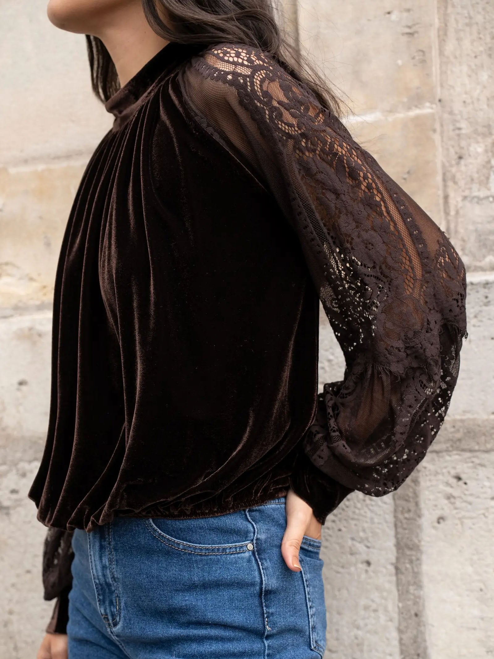 Audrey - Velvet and lace top