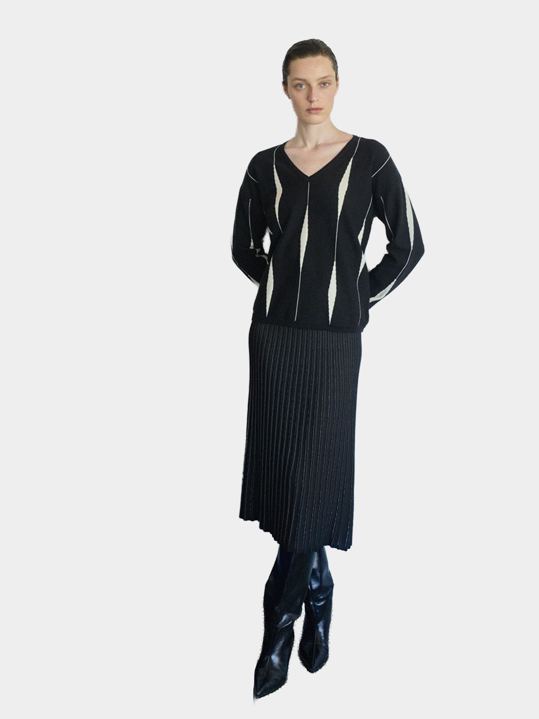 Veronica - V Neck jumper