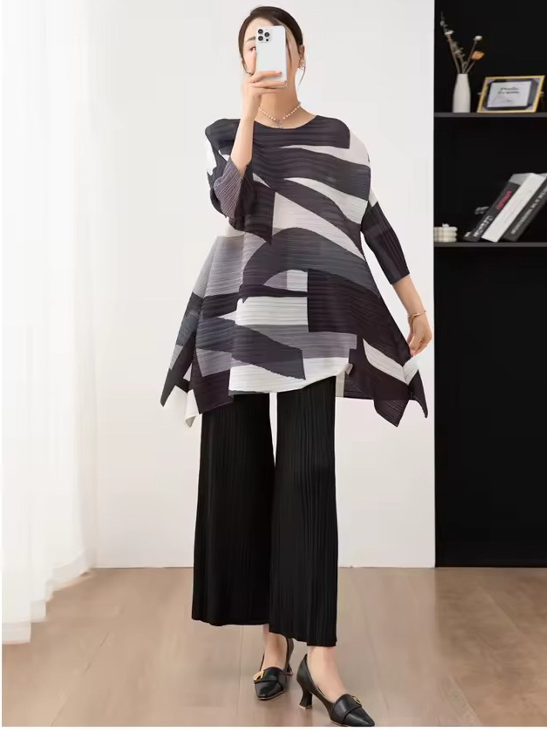 Shazna - Abstract pleated set